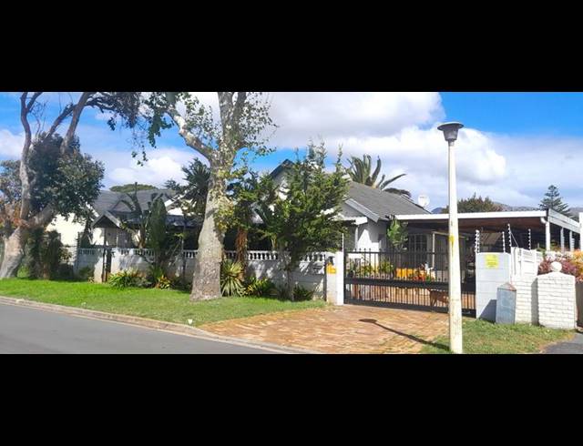 3 BEDROOM HOUSE FOR SALE IN RETREAT